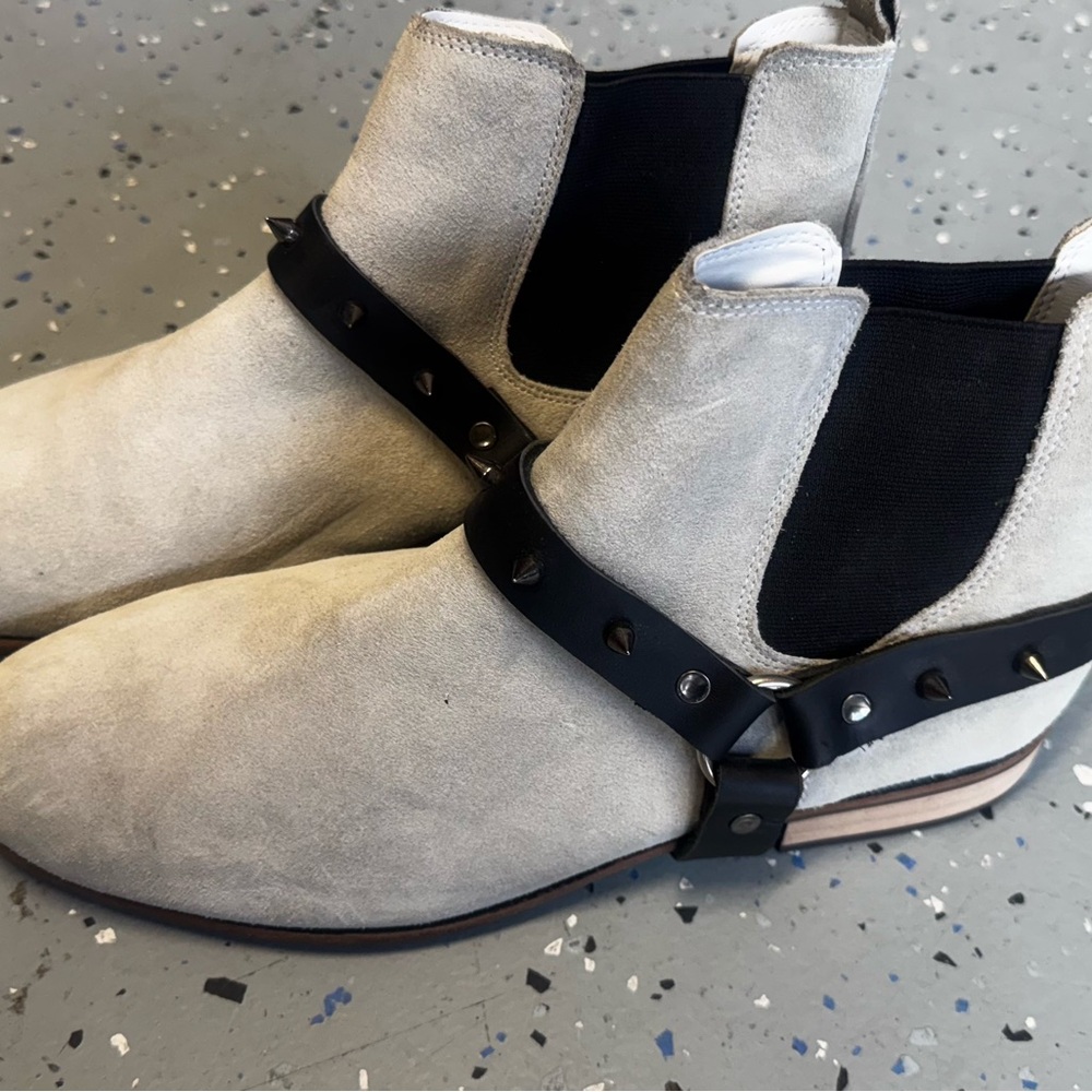 ASOS SUEDE CHELSEA BOOTS Stylish Cream Ankle Boots with Black Strap